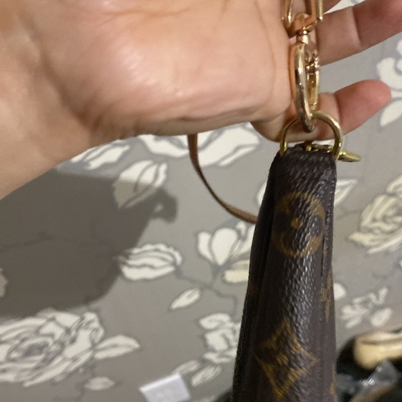 Aunthentic ❌sold on my fbpageLUXONLINECANADA - Picture 7 of 17